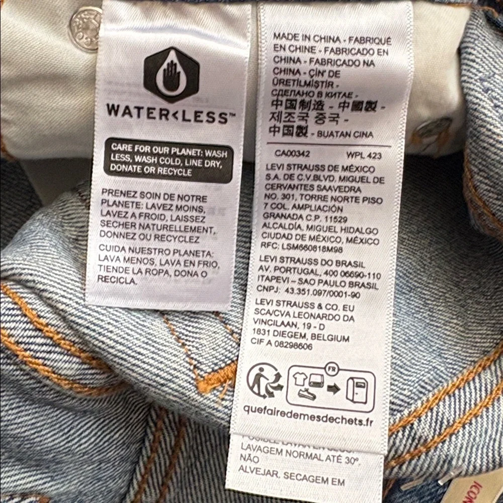 Levi’s Denim Icon Mini High Waisted Jean Skirt w Distressed Seam Details - Picture 4 of 5